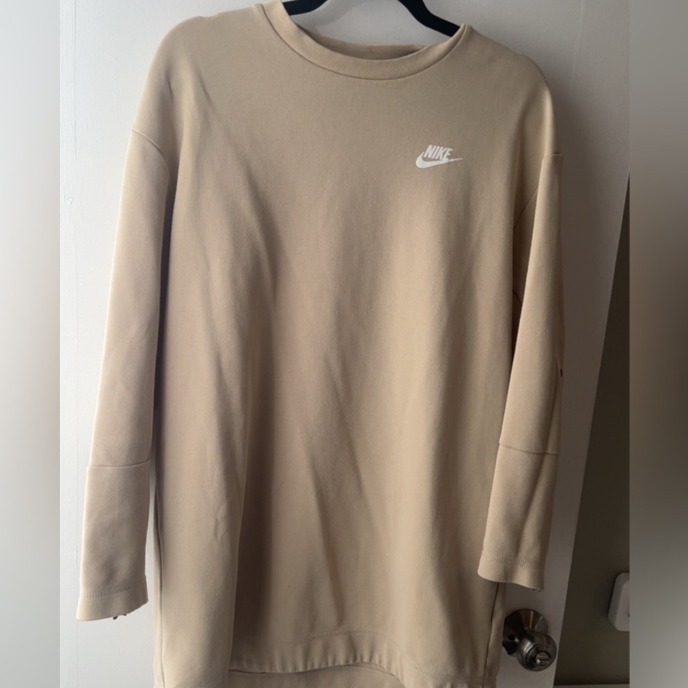 Nike women’s Beige Crewneck Sweater